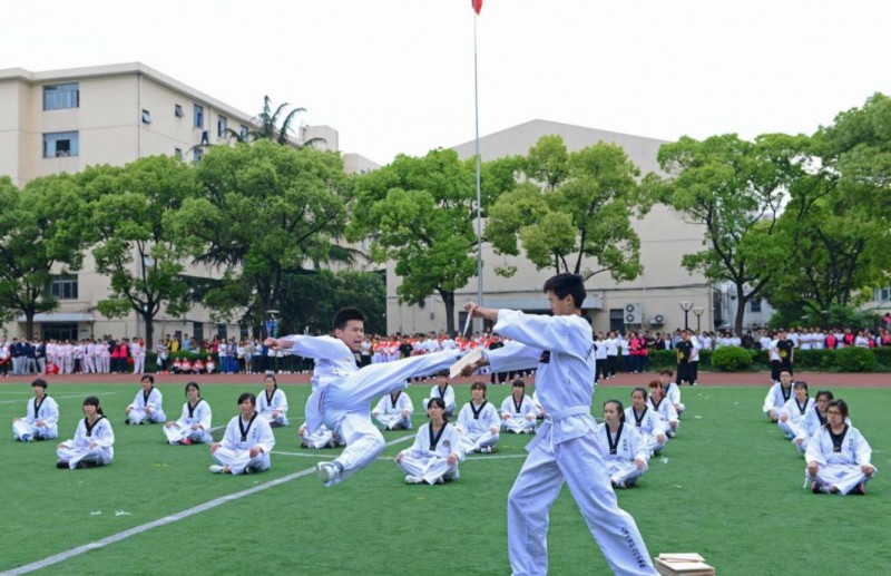 上海健康職業(yè)技術(shù)學(xué)院2019年報名條件、招生對象