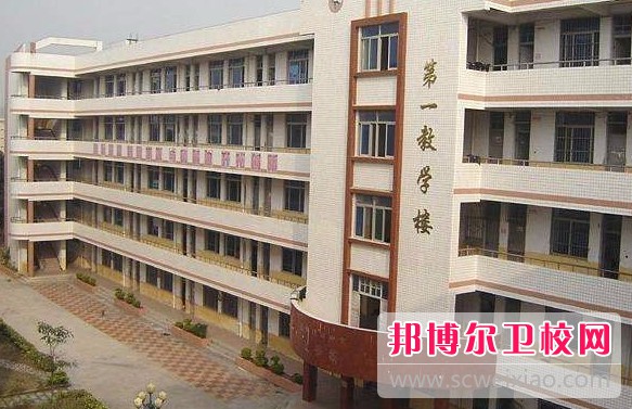 四川2025年男生學什么護理學校好